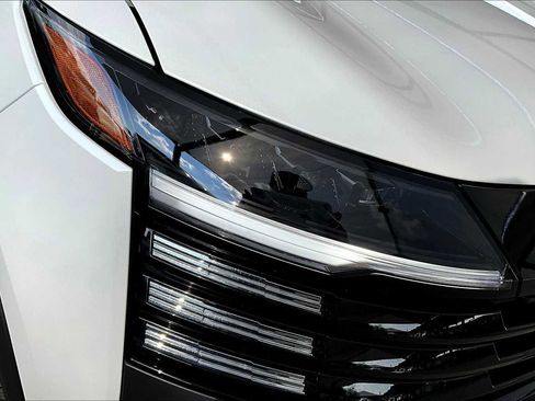 New 2026 Nissan Kicks SV image 18