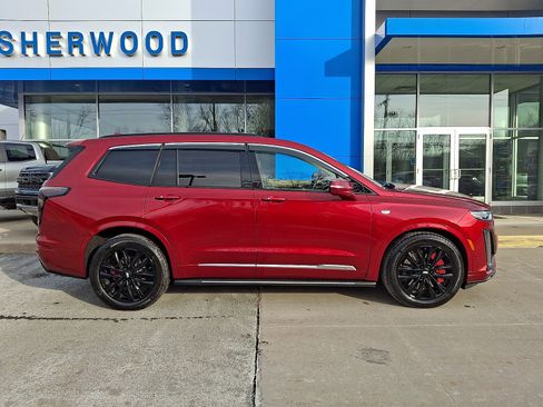 Used 2022 Cadillac XT6 Sport w/ Platinum Package image 7