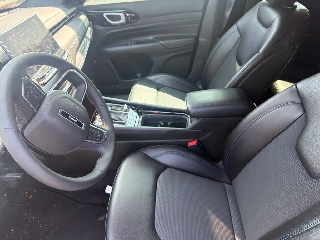Used 2026 Jeep Compass Latitude AWD/4WD image 10
