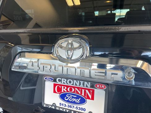 Used 2010 Toyota 4Runner SR5 image 7