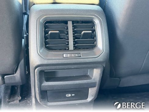 Used 2024 Volkswagen Taos SE FWD image 15