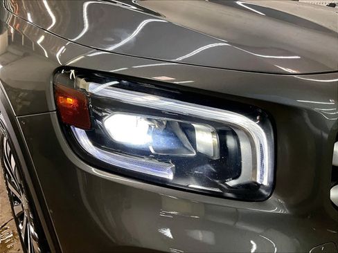 Used 2023 Mercedes-Benz GLB 250 4MATIC image 31