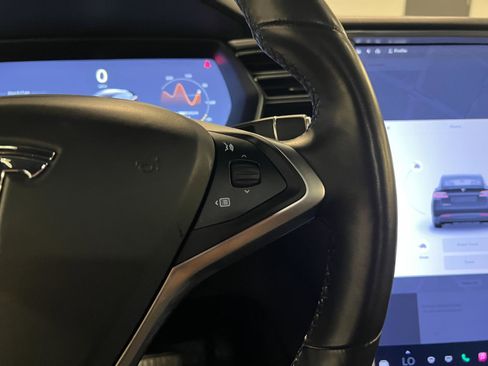 Used 2018 Tesla Model X 75D image 14