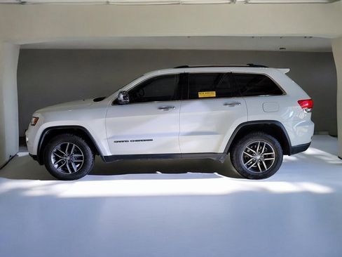 Used 2018 Jeep Grand Cherokee Limited image 22