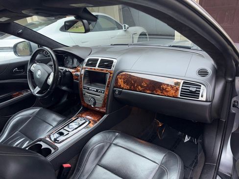 Used 2011 Jaguar XK Coupe image 25