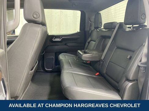 Certified 2025 GMC Sierra 1500 SLT image 33