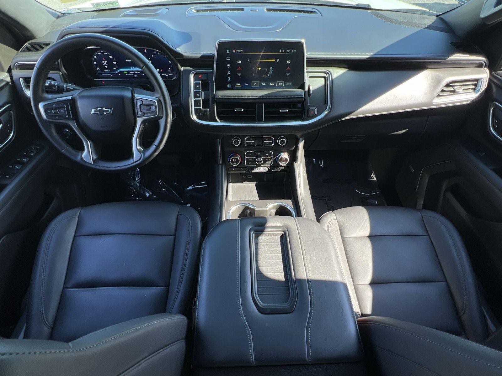 Used 2023 Chevrolet Tahoe Z71 w/ Luxury Package AWD/4WD image 28