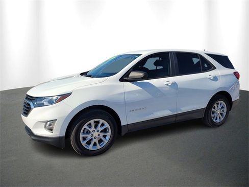 Used 2021 Chevrolet Equinox LS image 2