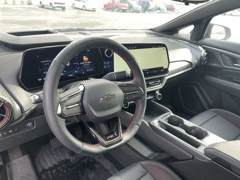 Used 2025 Chevrolet Equinox EV RS w/ Convenience Package II image 18