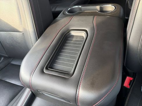 Used 2022 Chevrolet Suburban RST w/ Luxury Package image 25