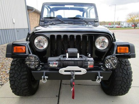 Used 2000 Jeep Wrangler Sport image 2