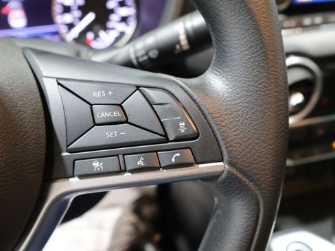 Used 2025 Nissan Sentra SV FWD image 34