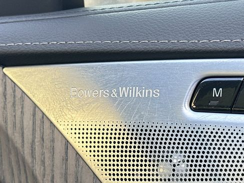 Used 2023 Volvo XC90 B6 Ultimate w/ Lounge Package image 21