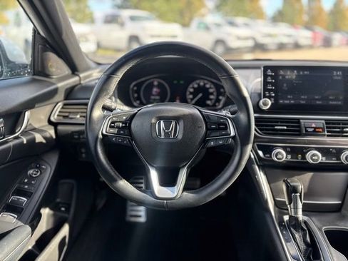 Used 2018 Honda Accord Sport image 17