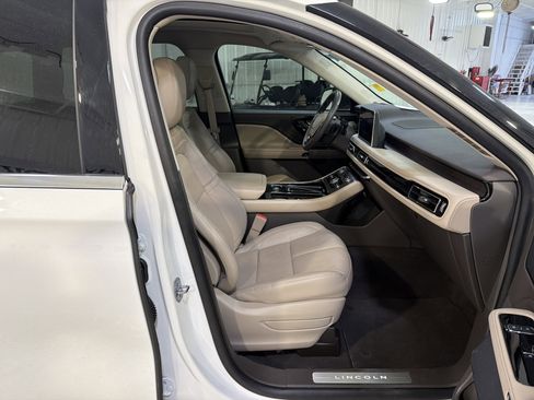 Used 2024 Lincoln Aviator Reserve w/ Elements Package Plus image 15