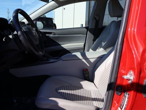 Used 2024 Toyota Camry SE image 22