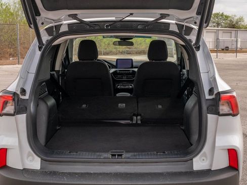 Used 2022 Ford Escape SE w/ SE Sport Appearance Package image 24