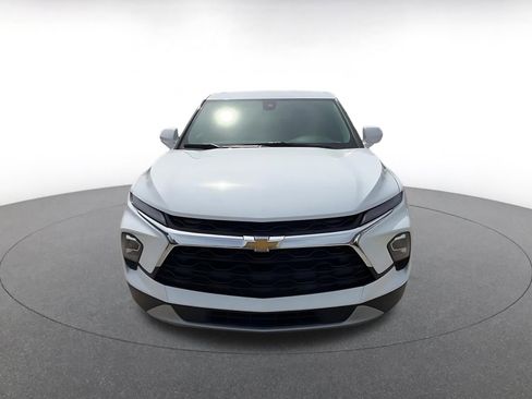 Used 2025 Chevrolet Blazer LT FWD image 4