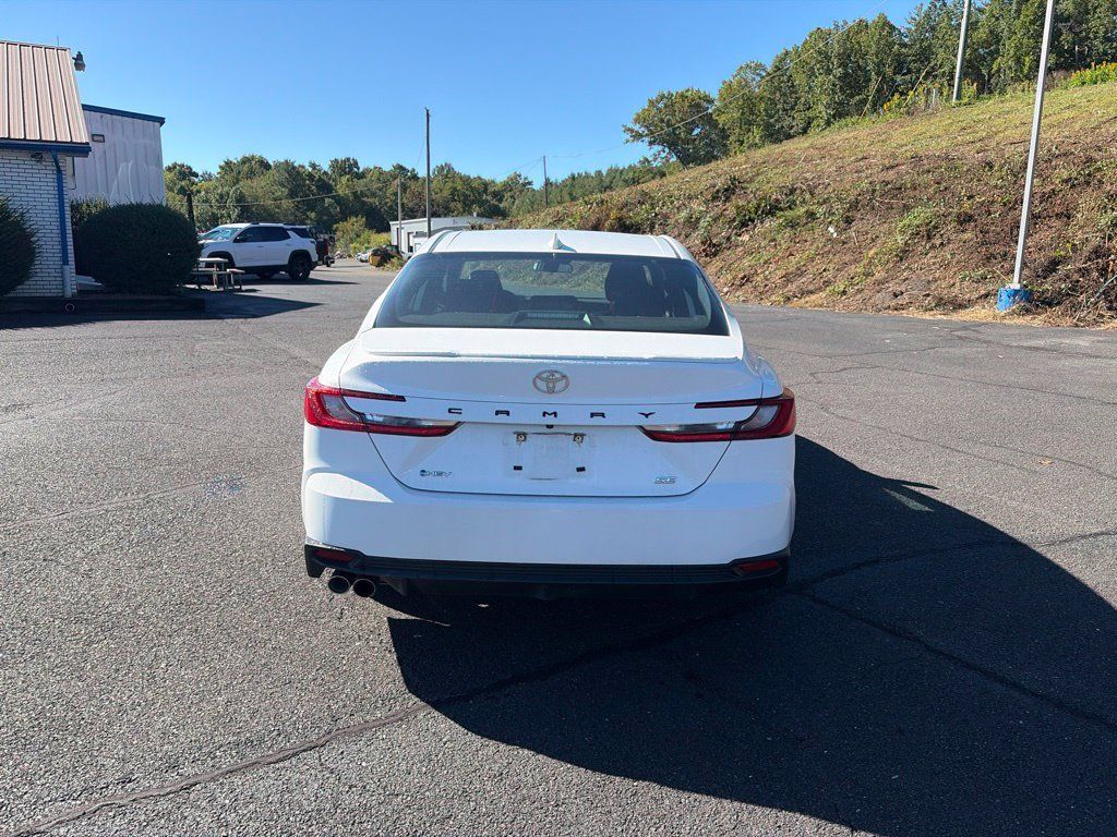 Used 2025 Toyota Camry SE FWD image 8