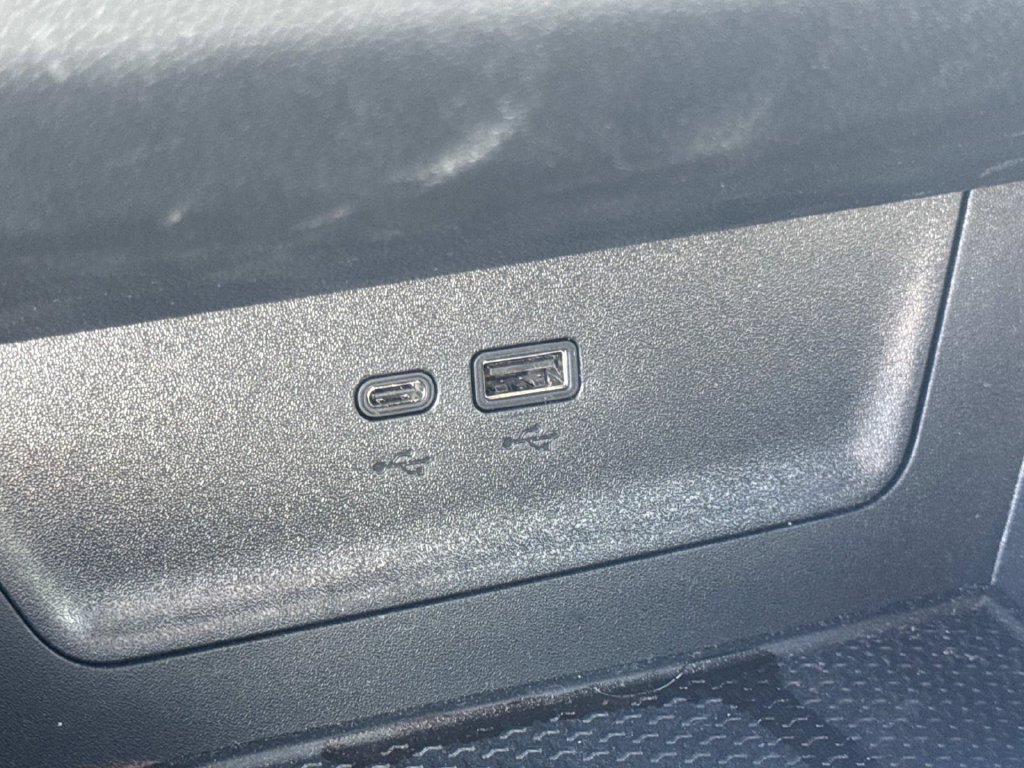 Used 2026 Chevrolet Equinox LT w/ Safety and Technology Package FWD image 27