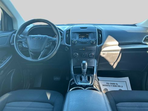 Used 2017 Ford Edge SE image 17