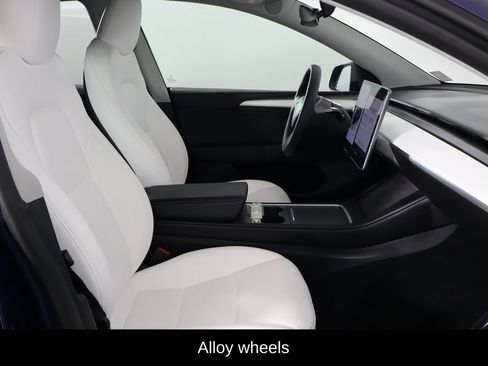 Used 2023 Tesla Model Y Performance AWD/4WD image 17