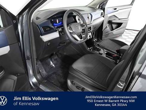 Certified 2023 Volkswagen Taos SE image 17