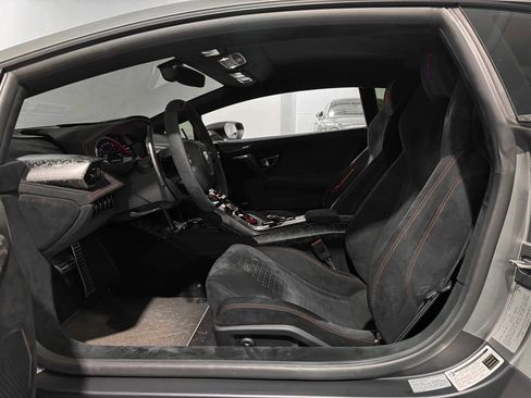 Used 2018 Lamborghini Huracan Performante image 10