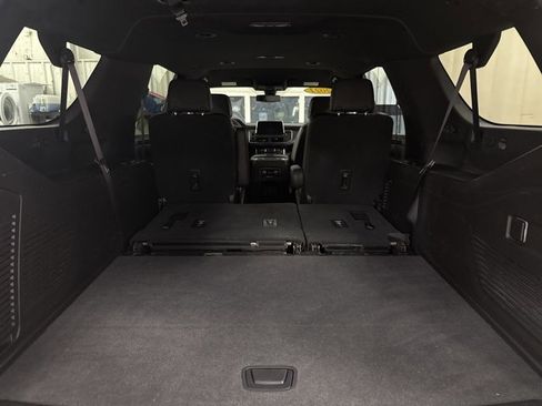 Used 2021 Chevrolet Suburban Z71 image 30