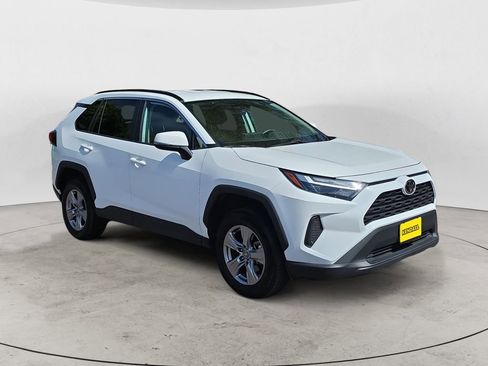 Used 2025 Toyota RAV4 XLE AWD/4WD image 7