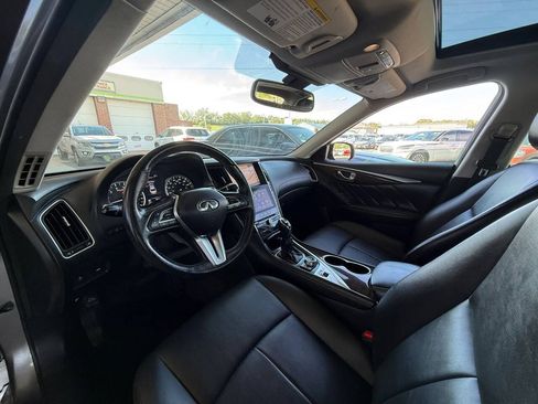 Used 2018 INFINITI Q50 Luxe w/ Essential Package (3.0T Luxe) AWD/4WD image 12