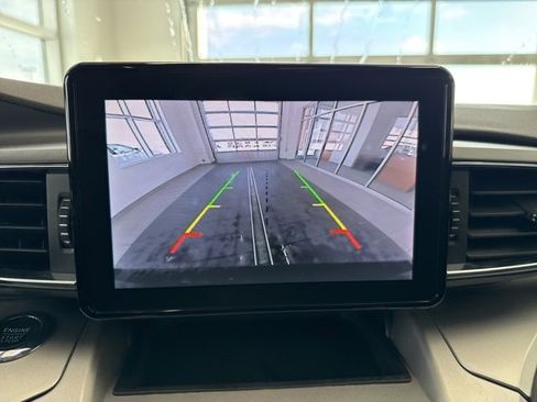 Used 2022 Ford Explorer XLT w/ Equipment Group 202A image 25