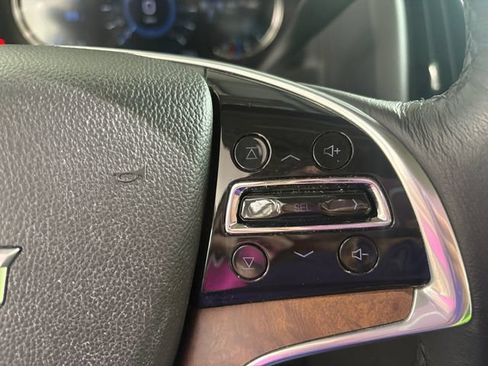 Used 2020 Cadillac Escalade Luxury AWD/4WD image 25