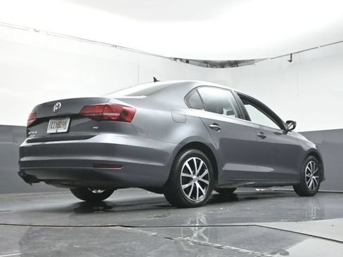 Used 2018 Volkswagen Jetta SE FWD image 35