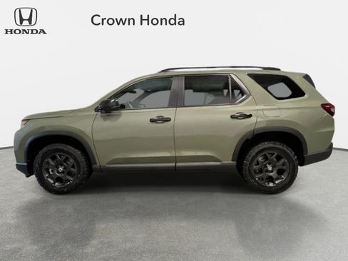 Used 2026 Honda Pilot TrailSport image 2