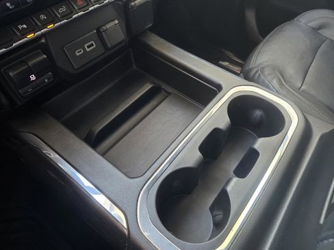 Used 2022 Chevrolet Silverado 1500 LTZ image 21