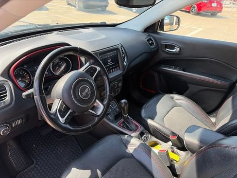 Used 2020 Jeep Compass Trailhawk AWD/4WD image 12