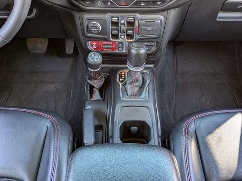 Used 2023 Jeep Gladiator Rubicon w/ LED Lighting Group AWD/4WD image 19