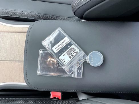 New 2025 Volvo EX90 Plus w/ Protection Package Premier image 35