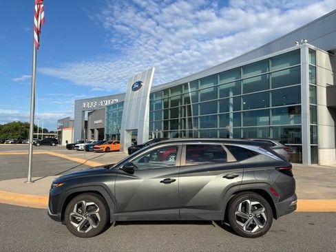 Used 2023 Hyundai Tucson SEL w/ Convenience Package FWD image 2