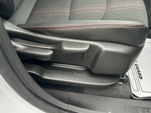 Certified 2022 Chevrolet Equinox RS w/ LPO, Floor Liner Package image 46