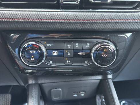 Used 2024 Chevrolet TrailBlazer RS w/ Convenience Package AWD/4WD image 34