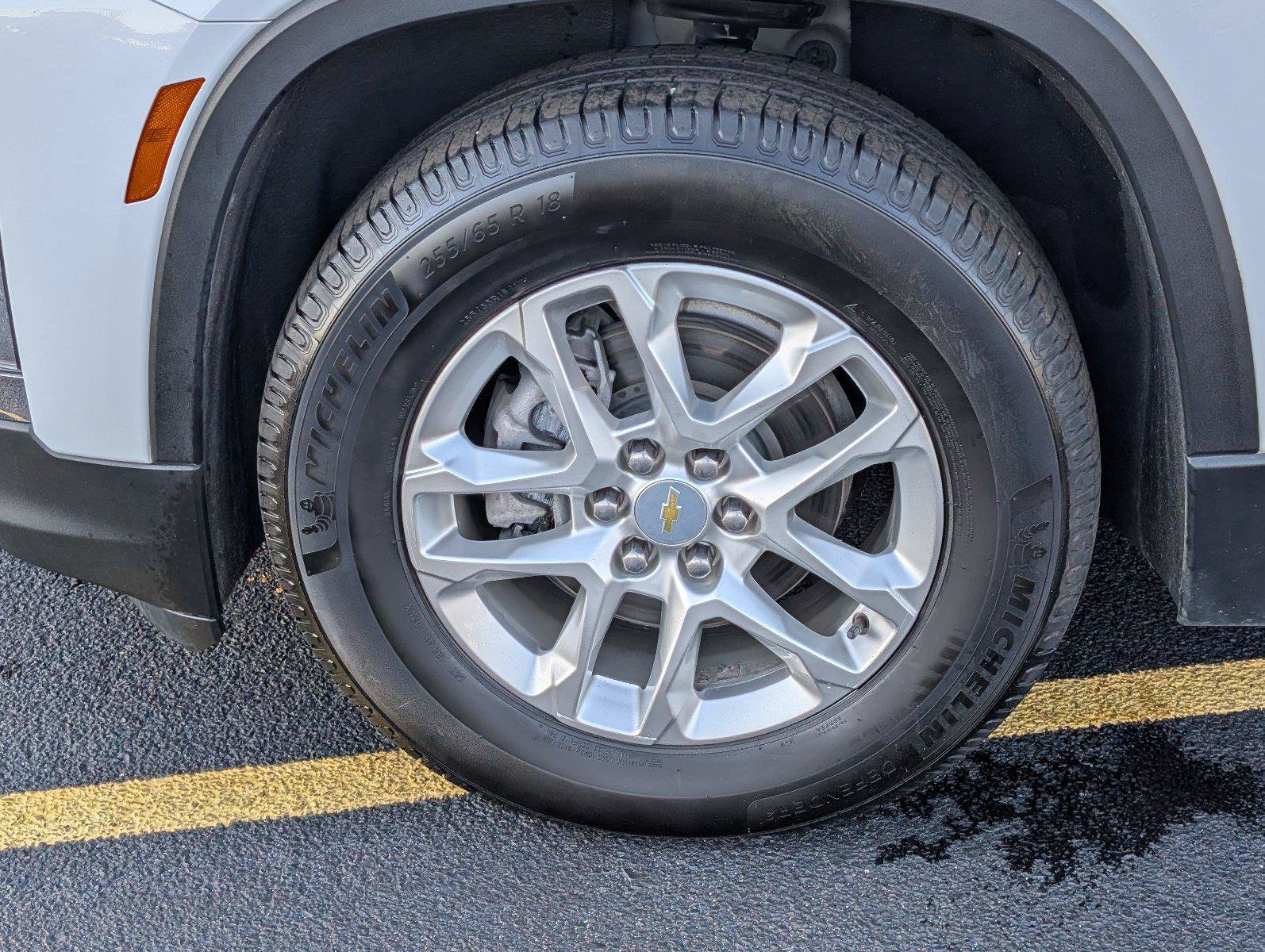 Used 2022 Chevrolet Traverse LS FWD image 11