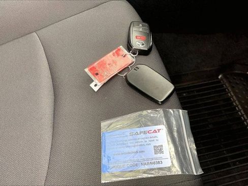 Used 2024 Toyota Corolla Cross LE w/ Moonroof Package image 11