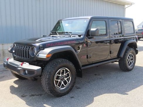 Used 2024 Jeep Wrangler Unlimited Rubicon w/ Convenience Group AWD/4WD image 8