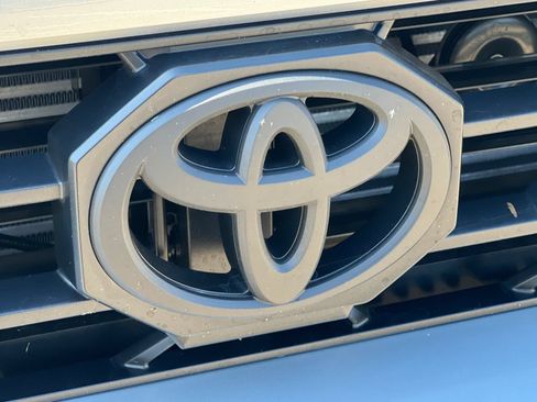 Used 2026 Toyota 4Runner TRD Off-Road Premium AWD/4WD image 50