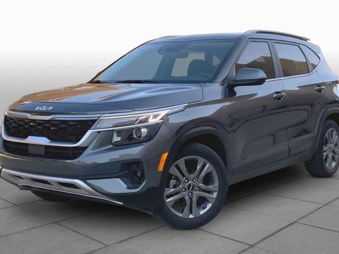 Used 2023 Kia Seltos S w/ Navigation Package FWD image 1
