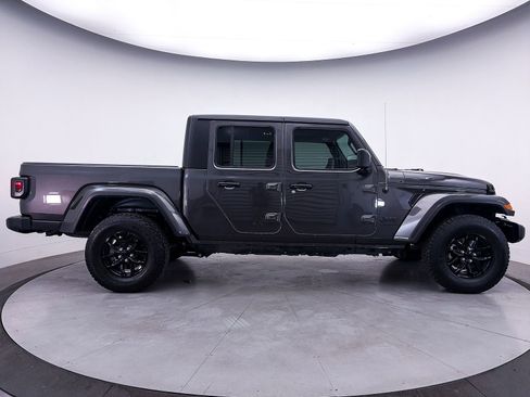 Used 2023 Jeep Gladiator Sport AWD/4WD image 35