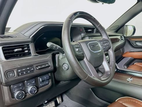 Certified 2024 GMC Yukon Denali Ultimate AWD/4WD image 11