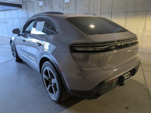 Used 2025 Porsche Macan Electric image 3